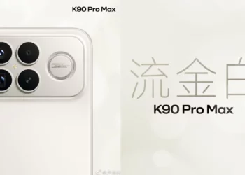 Tampilan belakang Redmi K90 Pro Max warna Flowing Gold White, menyorot modul kamera elegan dengan logo Sound by Bose.