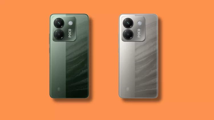 Dua ponsel POCO M7 dalam warna hijau gelap dan perak/abu-abu, diletakkan di atas latar belakang oranye polos.