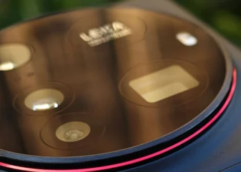 Gambar close-up modul kamera belakang POCO F8 Ultra yang akan dilengkapi dengan lensa periskop.