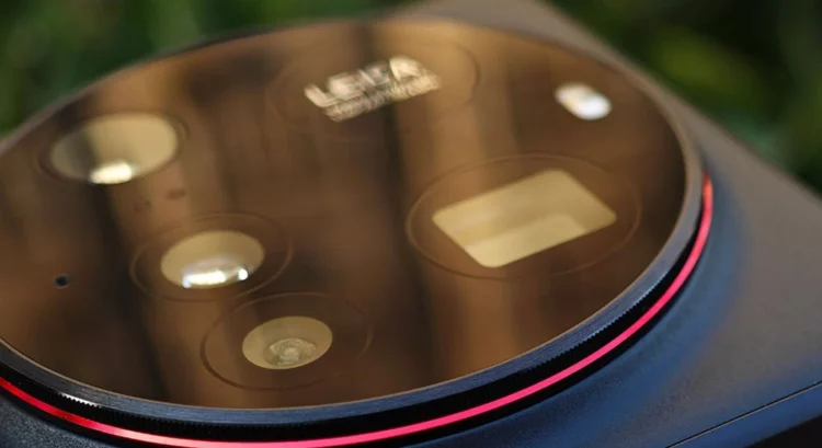 Gambar close-up modul kamera belakang POCO F8 Ultra yang akan dilengkapi dengan lensa periskop.