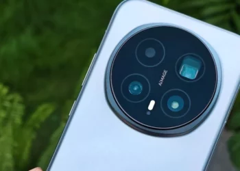 Tampilan close-up modul kamera belakang dari Honor Magic 8 yang akan segera meluncur secara global.