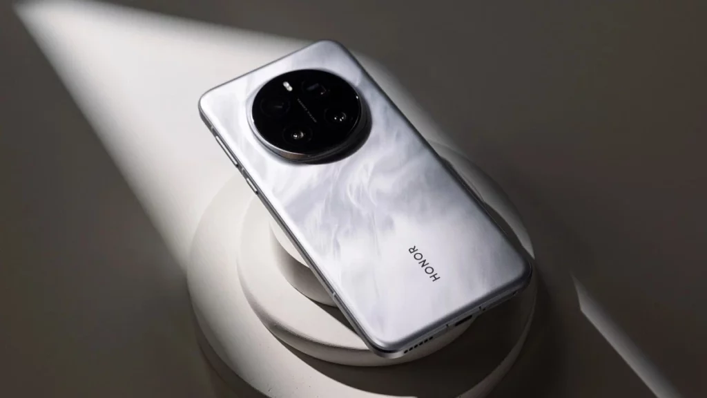 Render Honor Magic 8 Ultra warna putih, menampilkan modul kamera melingkar gahar yang dirumorkan berisi sensor 50MP OV50R dan telefoto 200MP.