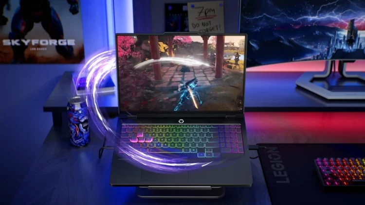 Sebuah laptop Lenovo Legion diletakkan di atas meja gaming, menunjukkan performanya untuk bermain game dan bekerja.