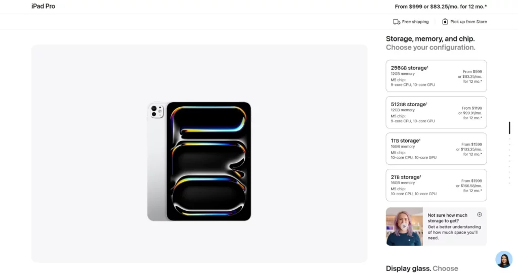 Screenshot halaman pre-order iPad Pro di website Apple, yang secara transparan menampilkan spesifikasi RAM iPad Pro M5 untuk setiap varian penyimpanan.