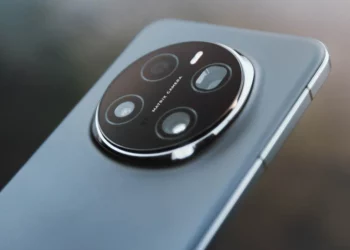 Bocoran desain modul kamera belakang Honor Magic8 Pro yang disebut 'Matrix Camera'.