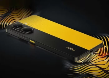 Render desain POCO X8 Pro dengan warna kuning dan hitam, menyoroti modul dual camera dan bodinya yang stylish, terkait bocoran baterai 7000 mAh.