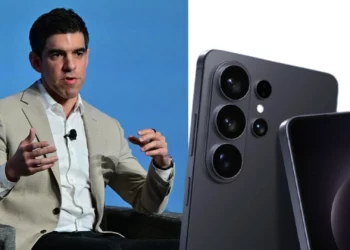 VP Samsung Daniel Araujo (kiri) dan render Galaxy S26 (kanan), mengilustrasikan konfirmasi resmi Samsung soal spek AI canggih, Exynos 2600, dan sensor kamera baru.