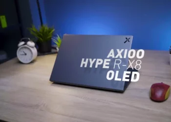 Laptop Axioo HYPE-R X8 OLED di atas meja, di-review (bongkar) sebagai laptop 900 gram dengan layar OLED yang harganya cuma 8 jutaan.