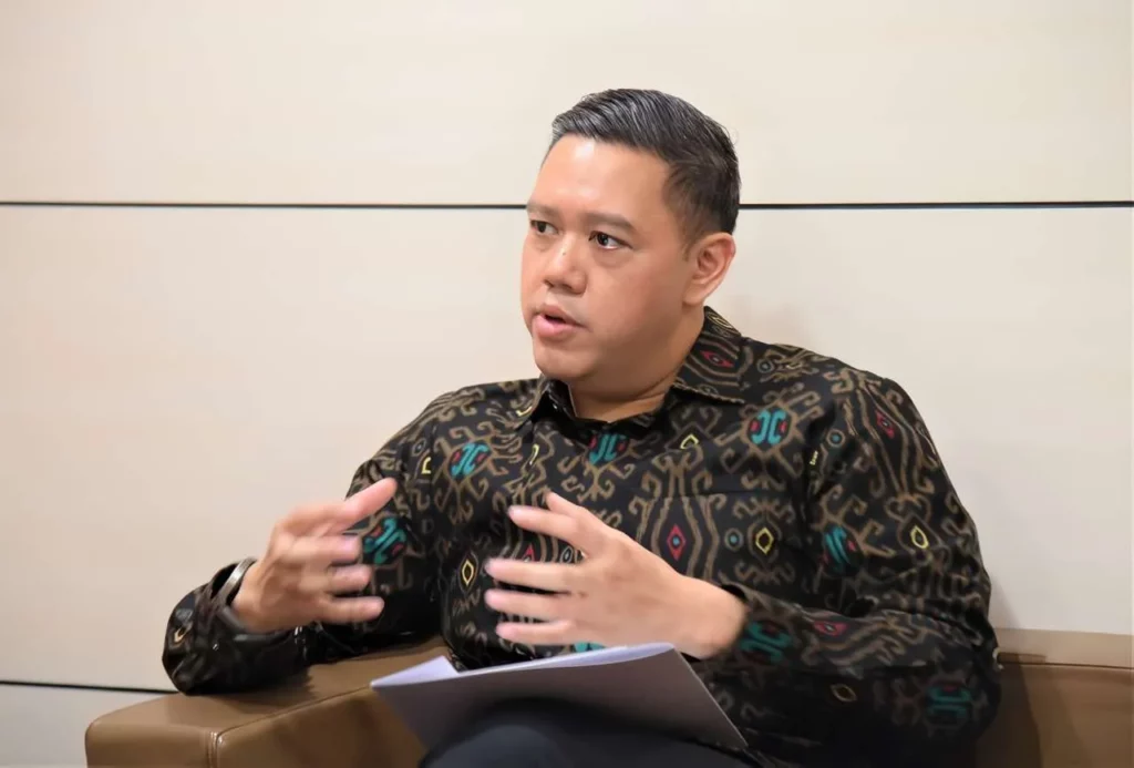 Wakil Ketua Komisi I DPR, Dave Laksono, saat memberikan tanggapan mengenai nasib TikTok Shop dan UMKM pasca izin TikTok dibekukan.