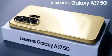 Ponsel Samsung Galaxy A37 5G berwarna emas di atas kotak kemasan yang juga bertuliskan nama produk.