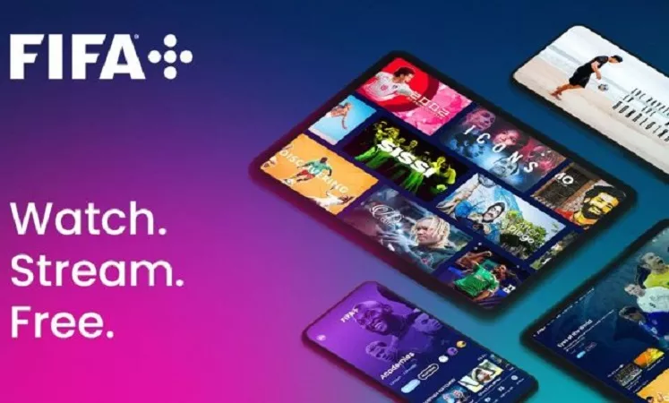 Promosi layanan FIFA+ dengan tampilan antarmuka di tablet dan smartphone, menunjukkan koleksi film dokumenter dan tayangan sepak bola dengan slogan "Watch. Stream. Free."