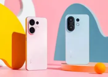 Dua unit smartphone Vivo S50 Series, berwarna merah muda (pink) dan biru muda, ditampilkan dari sisi belakang.