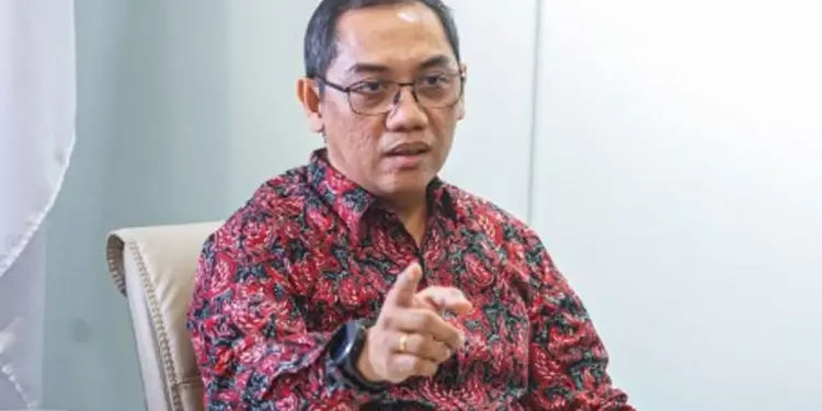 Ilustrasi Komdigi atau simbol regulasi yang berhadapan dengan ikon teknologi atau kecerdasan buatan, menyimbolkan konflik regulasi.