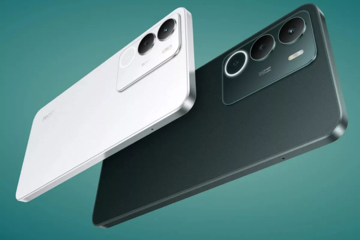 Tampilan smartphone Realme P3 Lite 4G berwarna biru atau hijau, menonjolkan desain bodi dan modul kamera belakang.