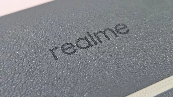 Screenshot hasil tes Geekbench yang menampilkan skor Single-Core dan Multi-Core dari chipset Dimensity 7400 di perangkat Realme.