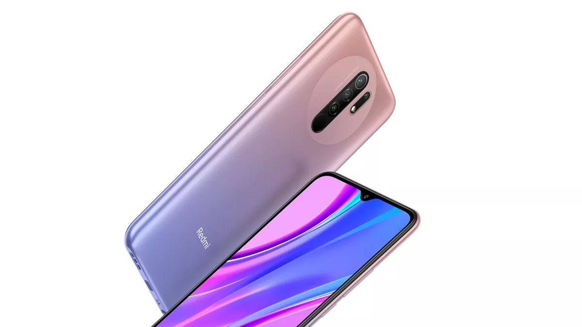 Tampilan smartphone Xiaomi dengan modul kamera menonjol dan desain yang ramping.