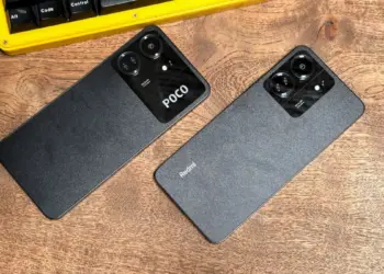 Tiga model smartphone yang berbeda, melambangkan merek Xiaomi, Redmi, dan POCO, ditampilkan berdampingan.