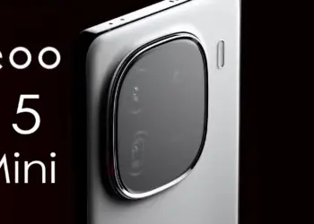 Render desain modul kamera belakang iQOO 15 Mini yang dikabarkan membawa spesifikasi baterai 7.000mAh dalam bodi compact.