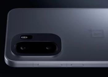 Render bocoran OnePlus Turbo, HP flagship terjangkau baru yang dikabarkan membawa Snapdragon 8 Gen 5 dan baterai 8.000mAh.
