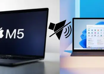 Ilustrasi masalah laptop tidak ada suara yang terjadi pada perangkat MacBook M5 dan Windows 11, ditandai dengan ikon speaker mute di tengah.