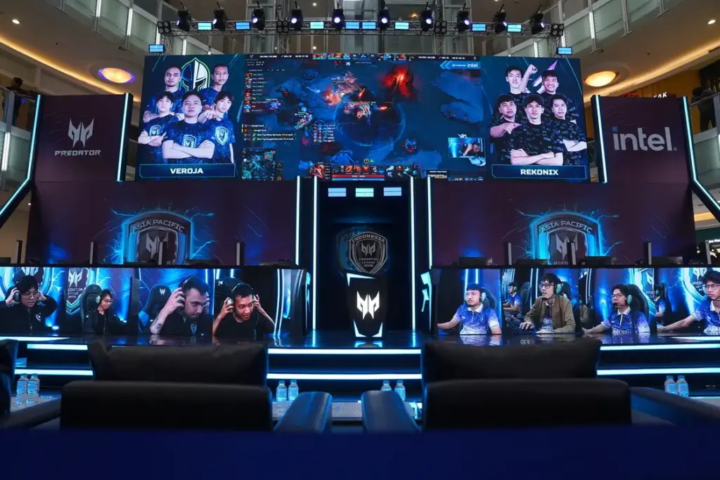 Panggung megah final DOTA 2 Indonesian Finals APAC Predator League 2026 yang menampilkan laga antara tim Rekonix dan Veroja di Mall Artha Gading.