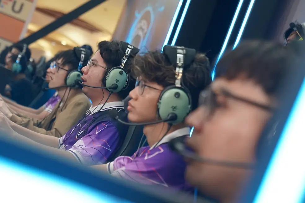 Tim esports DOTA 2 Rekonix sedang fokus bertanding dalam laga final kualifikasi APAC Predator League 2026.