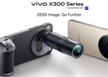 Poster resmi vivo X300 Series menampilkan fitur lensa telephoto eksternal dan tagline ZEISS Image Go Further.