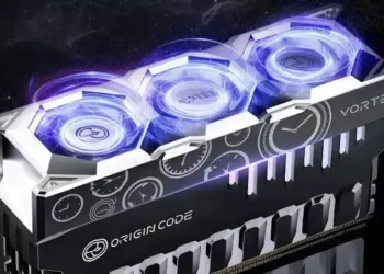 Modul RAM Vortex dengan kipas pendingin terpasang pada slot memori motherboard dengan efek lampu RGB ungu.