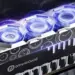 Modul RAM Vortex dengan kipas pendingin terpasang pada slot memori motherboard dengan efek lampu RGB ungu.
