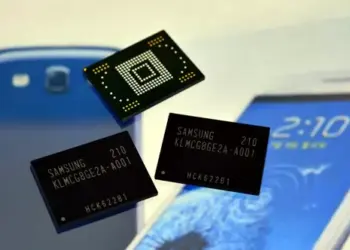 Beberapa chip Memori Flash Samsung berukuran kecil yang menunjukkan teknologi hemat daya terbaru dari Samsung.