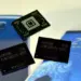 Beberapa chip Memori Flash Samsung berukuran kecil yang menunjukkan teknologi hemat daya terbaru dari Samsung.