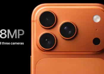 Unit iPhone 17 Pro Max dipajang di atas meja, menyoroti desain dan layar yang memikat konsumen global.