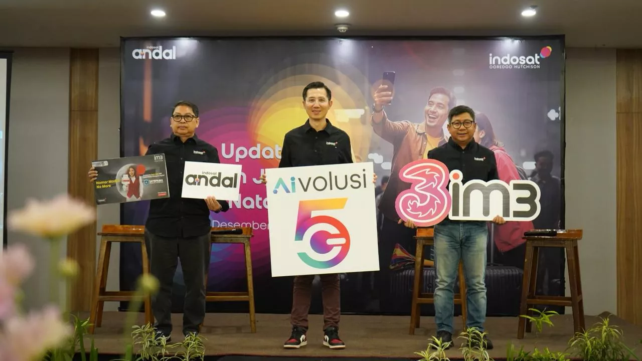 Grafis promosi Indosat mengenai kenaikan kapasitas jaringan 20 persen di berbagai wilayah Indonesia menyambut Nataru 2026.