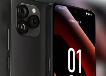 Sisi belakang HP produksi Indonesia dengan desain kamera trendi dan bodi elegan, kini mulai merambah pasar konsumen di Amerika Serikat.