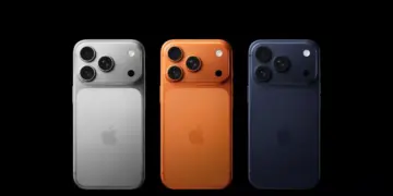 Infografis bertema Apple dengan teks besar "2027" dan "7 Models", menjelaskan rencana rilis massal produk iPhone.
