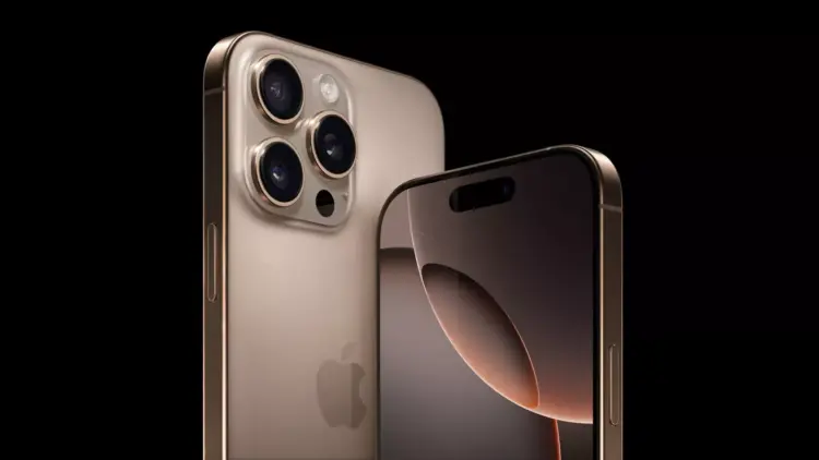 iPhone 16 Pro Max warna Desert Titanium tampak depan dan belakang yang kini lebih terjangkau berkat promo akhir tahun.