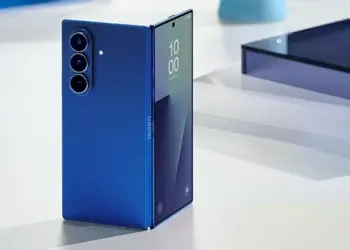 Tampilan layar utama Samsung Galaxy Z Fold 8 yang lebar dengan bezel tipis dan antarmuka One UI terbaru.