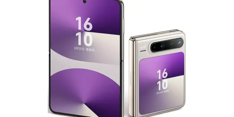 Perbandingan tampilan Huawei Pura X2 dalam kondisi terbuka (layar penuh) dan terlipat (layar cover), menonjolkan warna ungu dan emas.