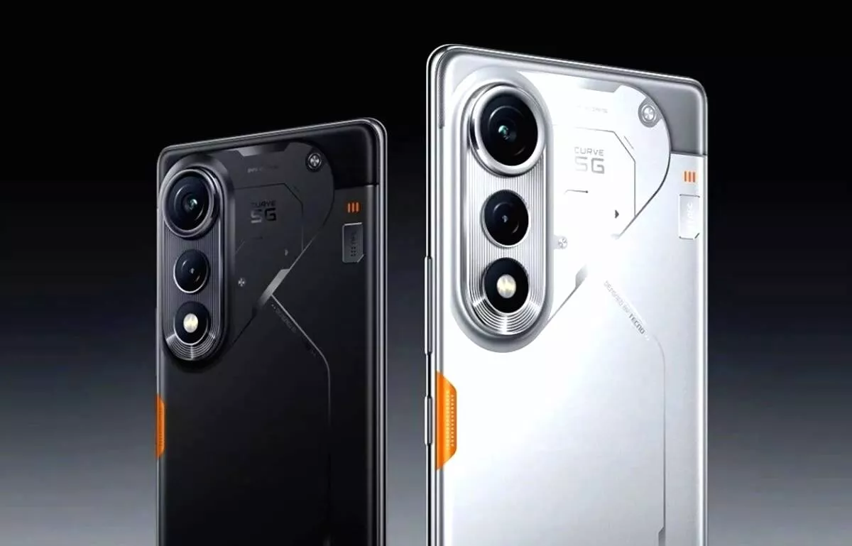 Perbandingan tiga unit smartphone yang menggambarkan potensi varian warna dari lini Tecno Pova Curve 2 5G terbaru.