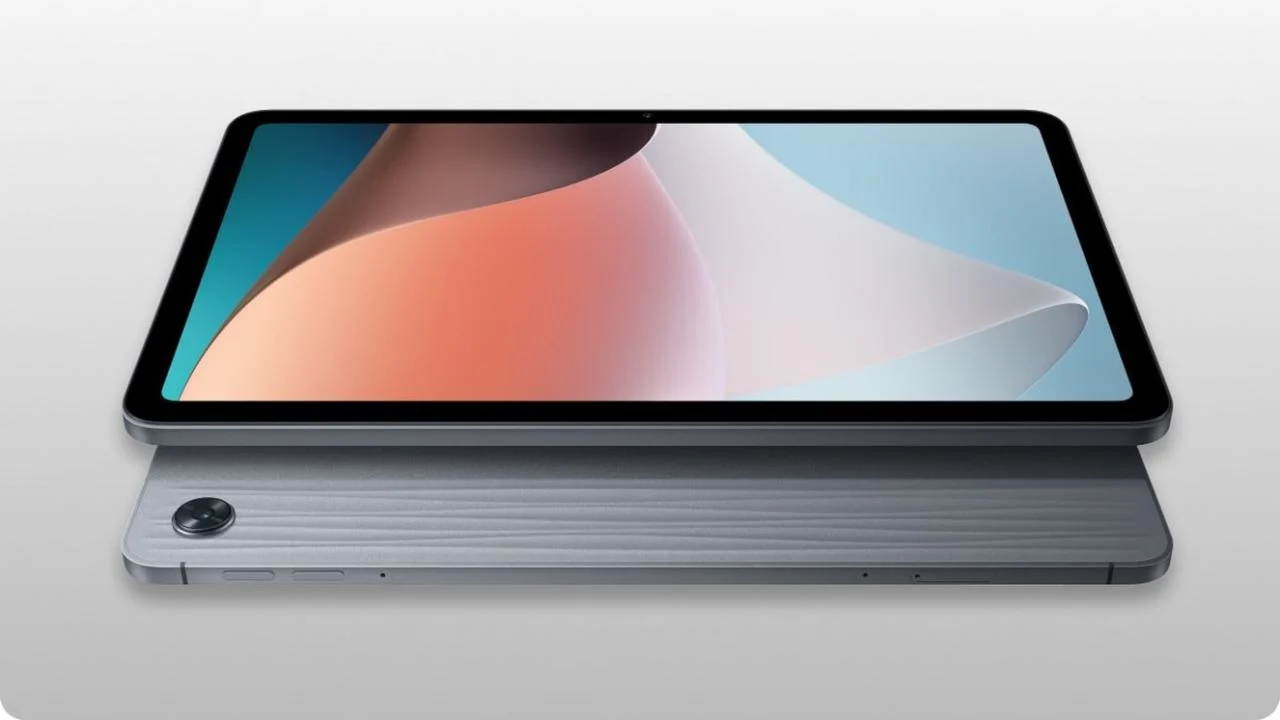 Desain bodi belakang Oppo Pad Air 3 warna silver dan abu-abu, menonjolkan fitur layar super jernih 2.9K 120Hz dan dukungan Dolby Vision.