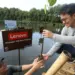 President Director Lenovo Indonesia, Budi Janto, berpartisipasi dalam aksi nyata CSR Lenovo menanam 1.000 pohon mangrove di Taman Wisata Angke Jakarta untuk keberlanjutan lingkungan.