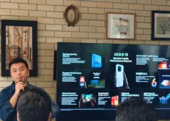Jajaran produk iQOO Indonesia yang siap menjadi trendsetter smartphone berperforma tinggi di tahun 2026, menampilkan iQOO 15 dengan Snapdragon 8 Elite Gen 5.