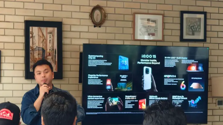 Jajaran produk iQOO Indonesia yang siap menjadi trendsetter smartphone berperforma tinggi di tahun 2026, menampilkan iQOO 15 dengan Snapdragon 8 Elite Gen 5.