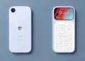Render desain smartphone Pixel Duo Concept yang menampilkan layar ganda di bagian depan, terdiri dari panel IPS 120Hz di bagian atas dan panel E-Ink jumbo untuk membaca di bagian bawah.