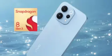 Tampilan desain belakang Vivo S50 warna biru muda dengan logo Snapdragon 8s Gen 3, HP flagship killer dengan baterai 6500mAh.