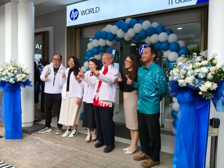 Perangkat Samsung Galaxy A57 5G pendukung akses materi digital di Exclusive Leadership Summit 2026.