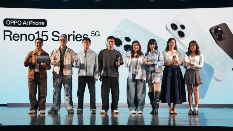 Para petinggi dan brand ambassador berfoto bersama saat peluncuran resmi OPPO Reno15 Series 5G.