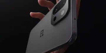 Render desain OnePlus 15T dalam pilihan warna seperti Healing White Chocolate, Relaxing Matcha, dan Pure Cocoa.