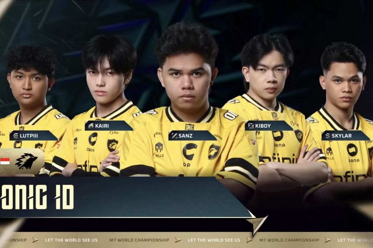 Susunan pemain (roster) ONIC Esports untuk M7 World Championship yang terdiri dari Lutpiii, Kairi, Sanz, Kiboy, dan Skylar.