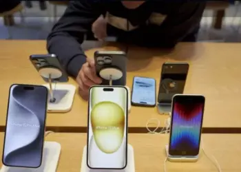 Berbagai pilihan model smartphone Apple bagi pengguna yang baru beli iPhone baru.